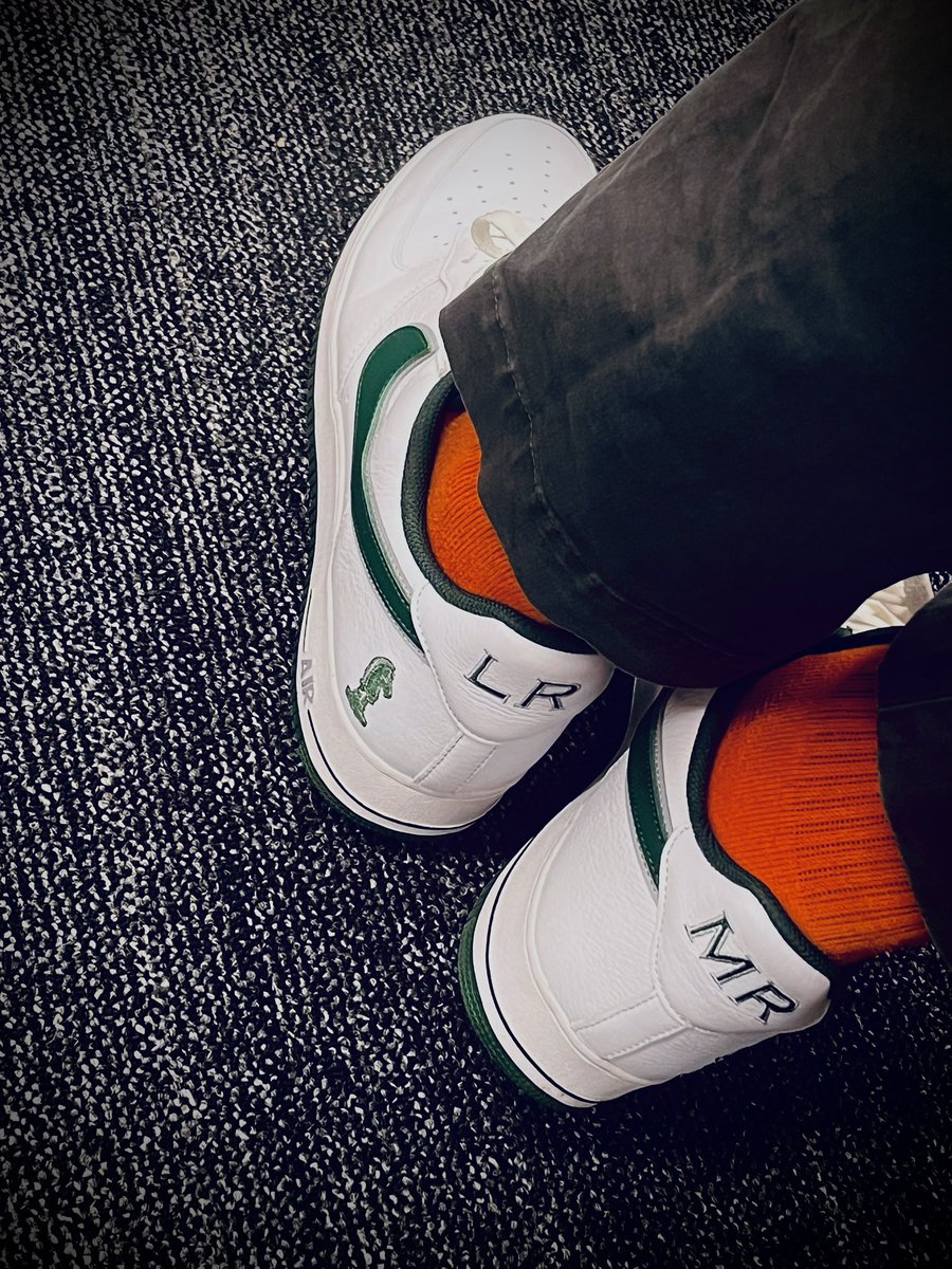 thtcorporateguy's tweet photo. Thursday rotation 👟
Another day, another pair in the rotation. Keeping it simple, keeping it fresh, and letting the sneakers do the talking.
👟: Nike AF1 low “Four Horseman Lebron”
What’s on your feet today? 👀
#yoursneakersaredope
#cultureinmotion
#corpratesneakerguy
#kotd