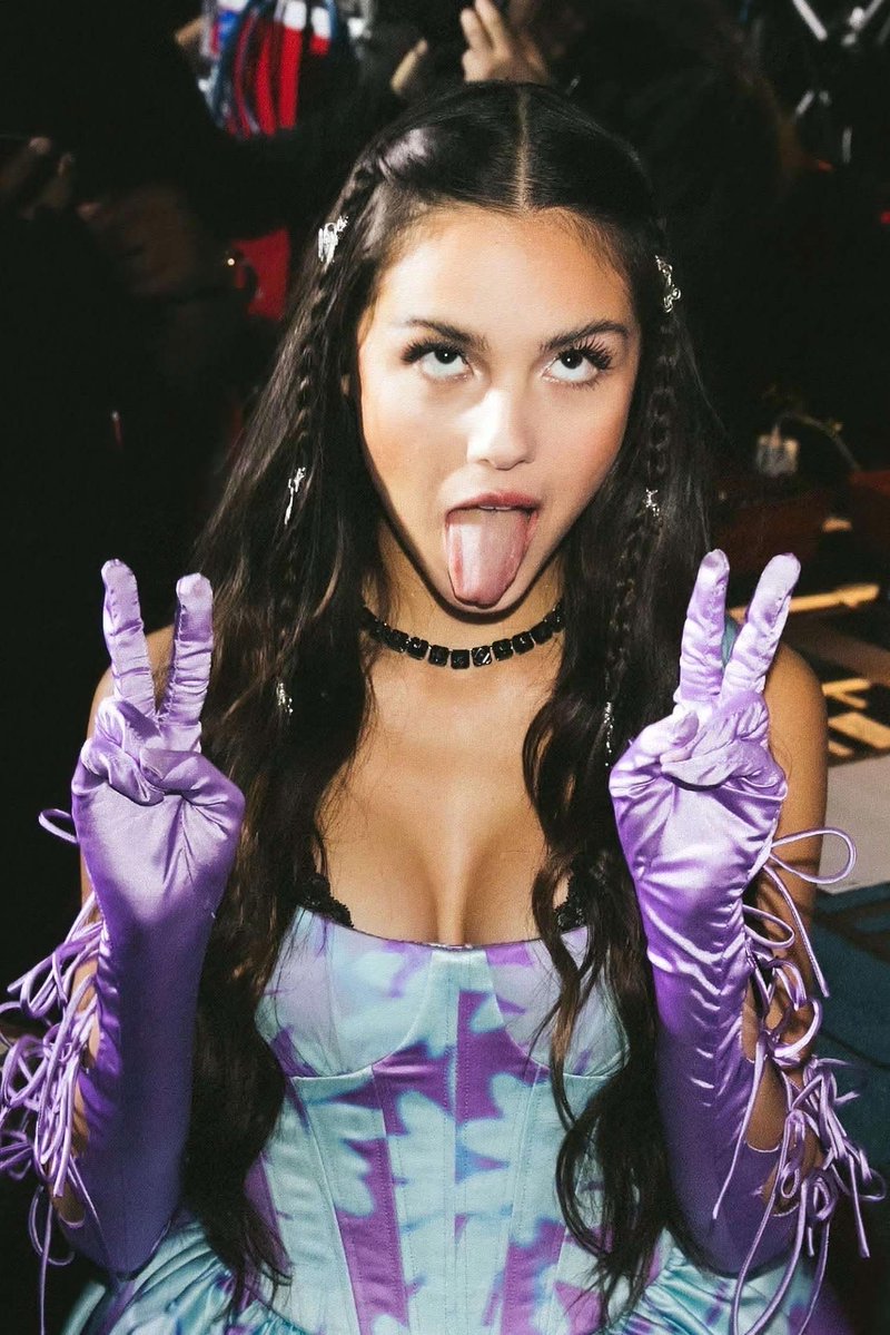 graciispet's tweet photo. I wanna suck cock with her so bad😵‍💫 
I wanna see her drooling on it then taking it out of her mouth while it’s still covered in her spit and put inside my throat until I’m choking on it 😖😵‍💫😩 https://t.co/Em35KnVbjT