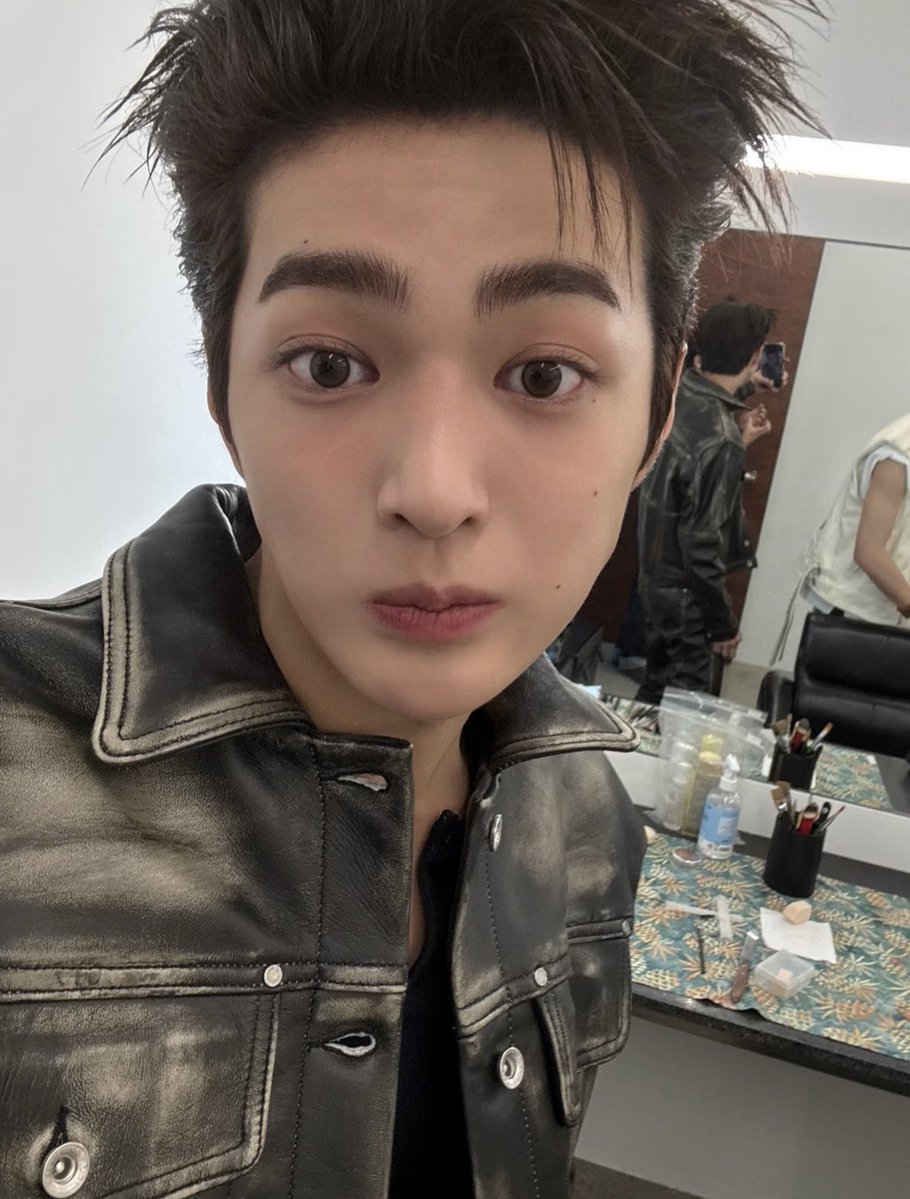 wnqkr2's tweet photo. 머리 다 까시고 그런 얼굴을 하시면... https://t.co/XqTtQ5miDs