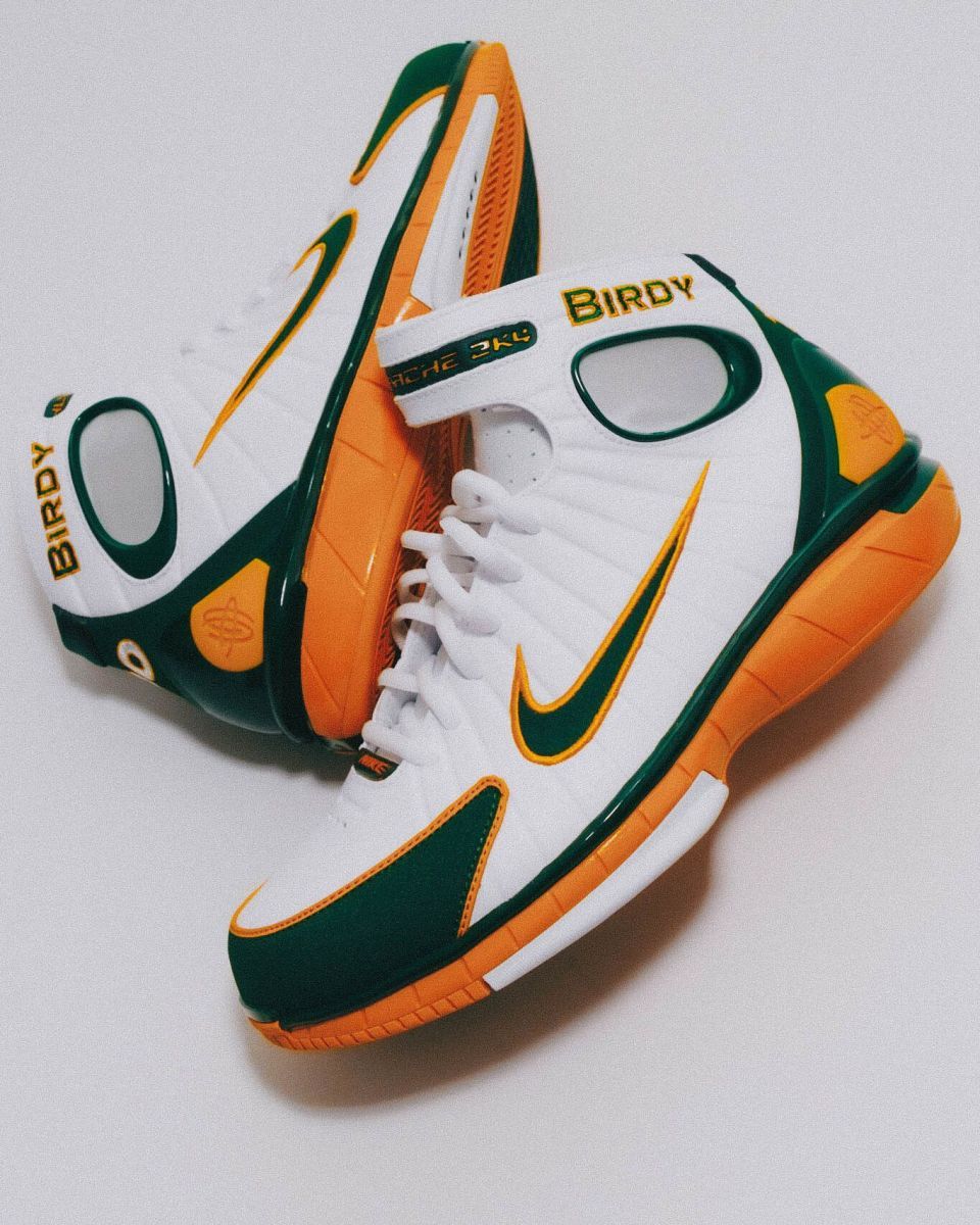 SneakerShouts's tweet photo. PRICE DROP: 35% OFF the Nike Air Zoom Huarache 2K4 “Sue Bird” 

BUY HERE: https://t.co/mP1Mn2vsx8 https://t.co/rb3tBADwSb