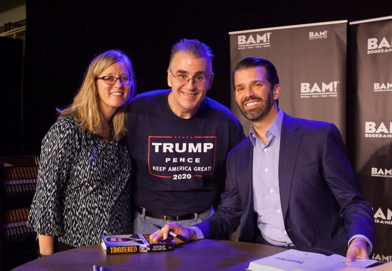 GeorgiaVFAF's tweet photo. From the Stan Fitzgerald News archives:
Stan and Donna Fitzgerald with Donald Trump Jr. at his Triggered book-signing event in Birmingham, Alabama, on November 7, 2019.
📸 Archive photo and details:
https://t.co/d1ZfZrjo8c
#StanFitzgerald #DonaldTrumpJr #Triggered #Alabama https://t.co/qDD6YFK92V