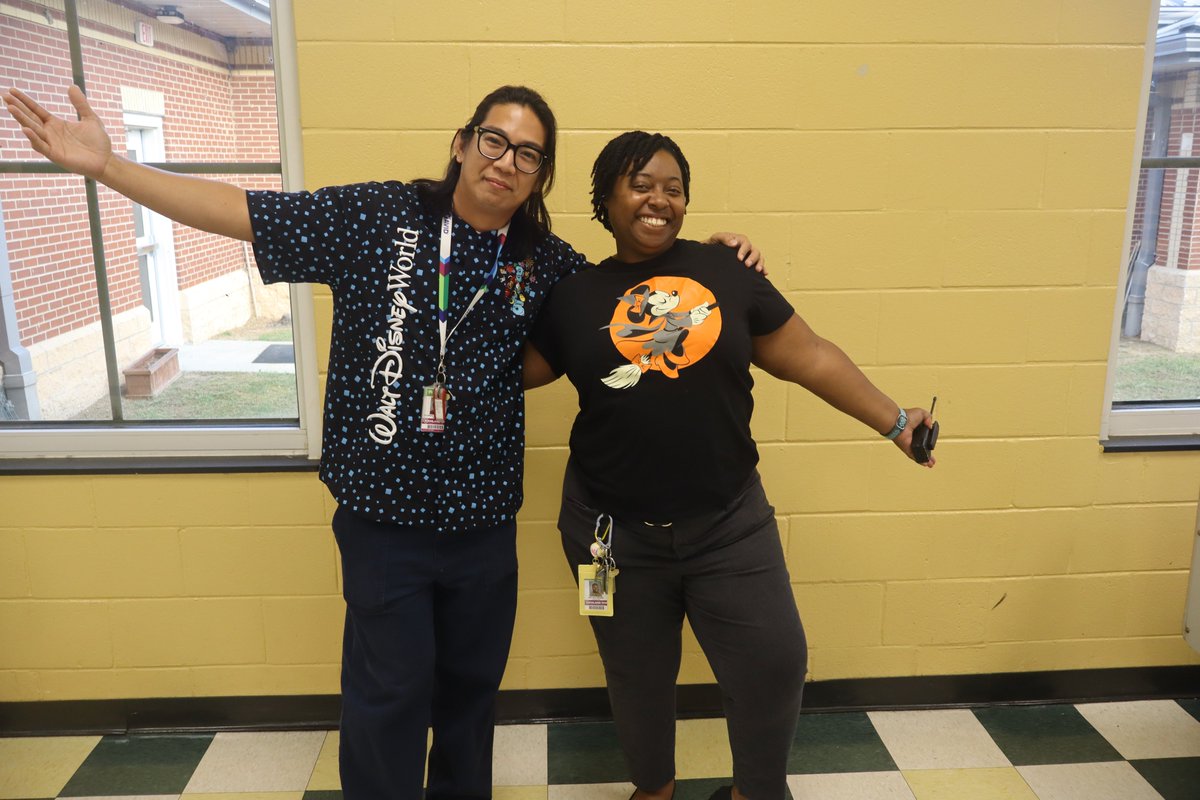 hopkinseagles's tweet photo. What will you be when you grow up? 🦅 Today at Hopkins Middle students dressed as their dream careers for #WhatToBeWednesday — proof it’s never too early to dream big! 🎓💼🩺🔬 Tell us: what career are YOU aiming for? #AVIDWeek #FutureReady https://t.co/iIDUqcP29l