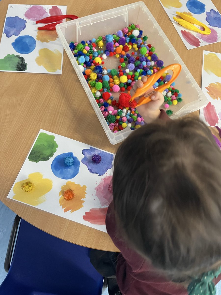 ReceptionBh's tweet photo. Lots of colour matching and fine motor development in Reception. “Look I have the same colours.” @busheyheathjm #busheyheathmaths https://t.co/CY7bJtGsiP