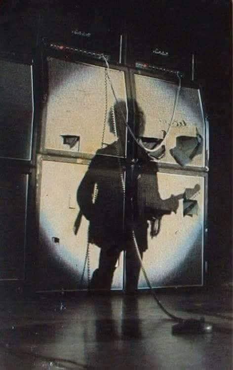 muerdekeroyo's tweet photo. In Memoriam JIMI HENDRIX!
(Nov 27, 1942 - Sept 18, 1970)
#JimiHendrix https://t.co/ljCdePMh3J