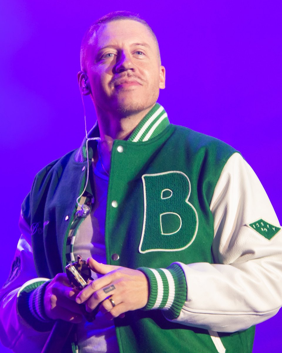 PopCrave's tweet photo. Ms. Rachel announces she will match Macklemore and donate $1 million to organizations supporting Palestine:

“I will match Macklemore’s donation and I invite every wealthy white celebrity to match it and speak out against the genocide in Gaza.” https://t.co/P1MChKwPXS