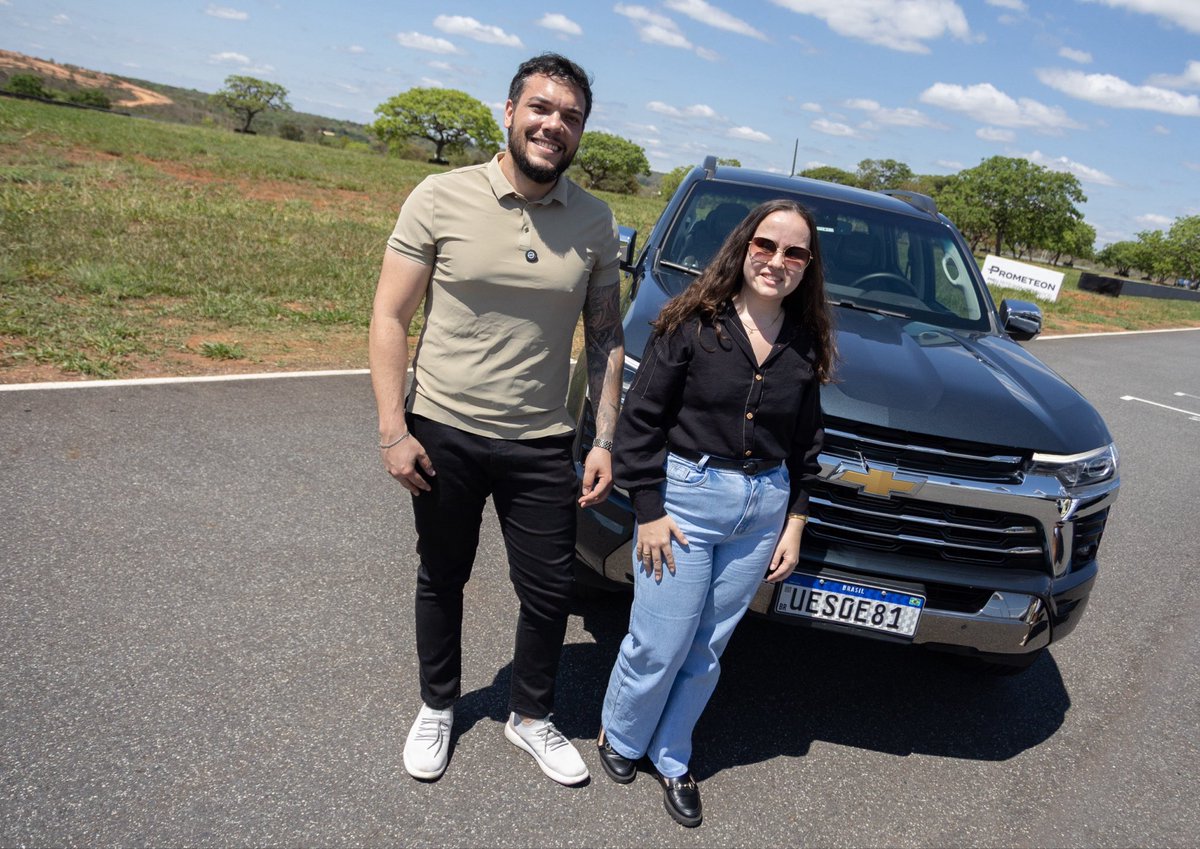 NASCARBrasil's tweet photo. CHEVROLET NA PISTA! 🚗💨

Convidados da etapa da NASCAR Brasil tiveram a oportunidade de fazer test drive nos modelos Sonic, Captiva e S10, conhecendo de perto toda a experiência Chevrolet.

Uma experiência para acelerar junto com a NASCAR Brasil! 🏁

@chevroletbrasil https://t.co/fqZ3Xnb6mk
