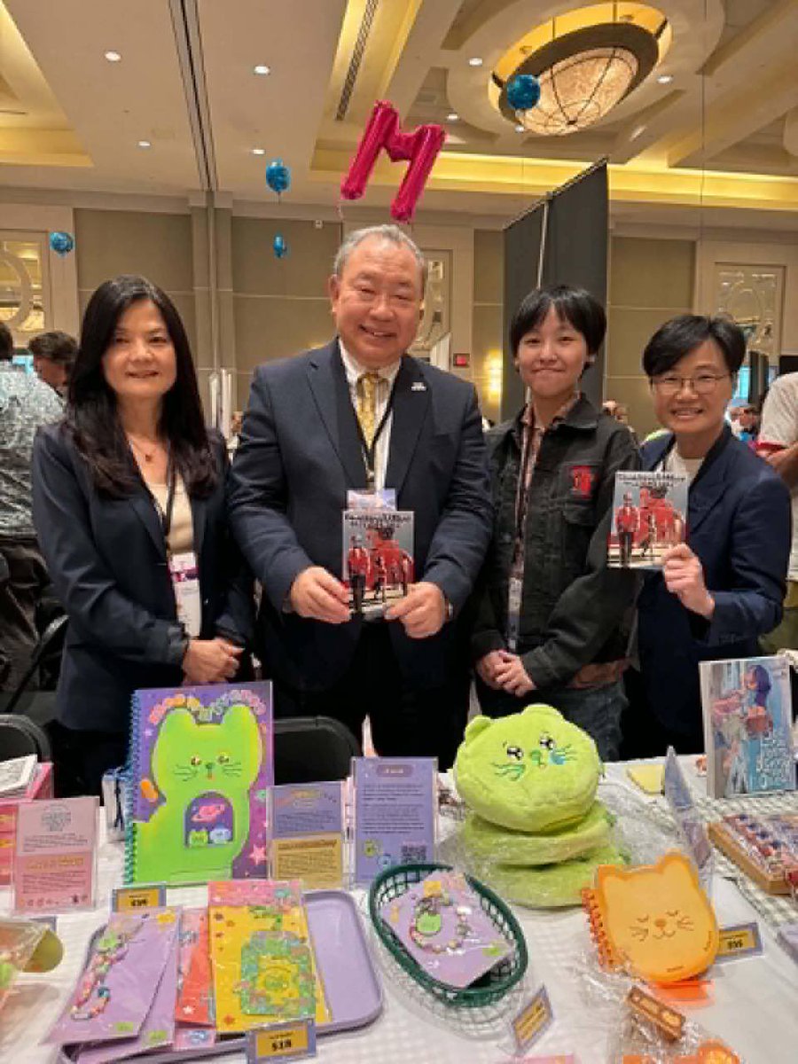 TECRO_USA's tweet photo. Amb. Alexander Yui and Mme. Karen Lo, accompanied by Deputy Representative Andrea Yang, attended Small Press Expo 2026 on Sept. 12 and met with five Taiwanese comic artists at the Taiwan Comics Showcase 2026 booth. They exchanged views on comic creation and development in Taiwan and the U.S. This marks the first participation of Taiwanese creators at SPX.