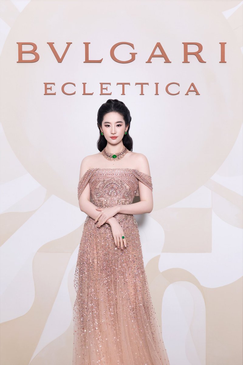 joyyyyside's tweet photo. Queen Liu Yifei @yifei_cc x #Bvlgari #Kaleidos ✨ @Bulgariofficial 

#LiuYifei #刘亦菲 #劉亦菲 #CrystalLiu #LưuDiệcPhi #หลิวอี้เฟย #ЛюИфэй #유역비 #リウ・イーフェイ #リウイーフェイ #YifeiLiu #Mulan #MeetYourself #花木兰 #TheTaleOfRose #BvlgariHighJewelry #Eclettica #宝格丽 https://t.co/8Phyi86S7c