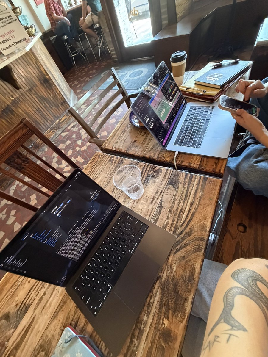 daisyys7's tweet photo. PhD life.. https://t.co/jITYnqVQOz