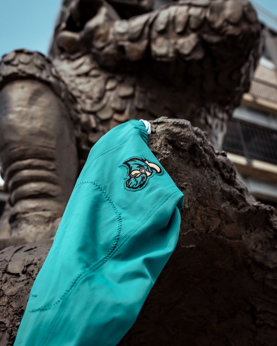 CoastalFootball's tweet photo. Teal, white, teal 👊 https://t.co/VM2RmERZFL