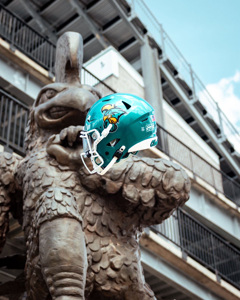 CoastalFootball's tweet photo. Teal, white, teal 👊 https://t.co/VM2RmERZFL