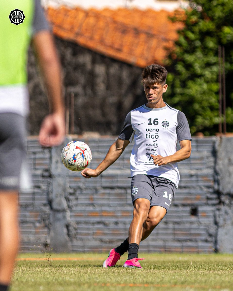 elClubOlimpia's tweet photo. ⚽️ Nuevo entrenamiento de cara al desafío del domingo.

¡𝐕𝐚𝐦𝐨𝐬, 𝐅𝐫𝐚𝐧𝐣𝐞𝐚𝐝𝐨! 💪🏻 https://t.co/m2Bz3wVcWl