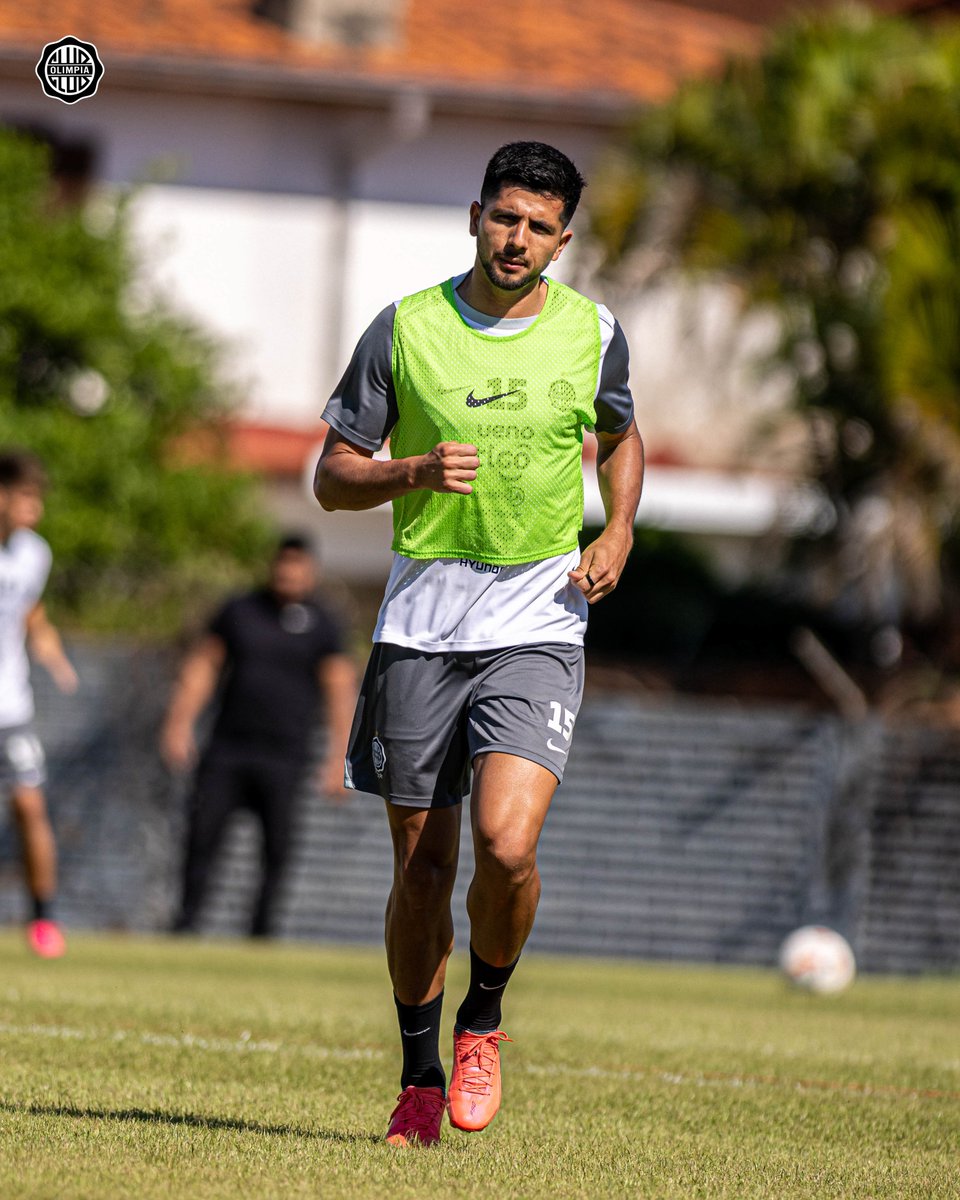 elClubOlimpia's tweet photo. ⚽️ Nuevo entrenamiento de cara al desafío del domingo.

¡𝐕𝐚𝐦𝐨𝐬, 𝐅𝐫𝐚𝐧𝐣𝐞𝐚𝐝𝐨! 💪🏻 https://t.co/m2Bz3wVcWl