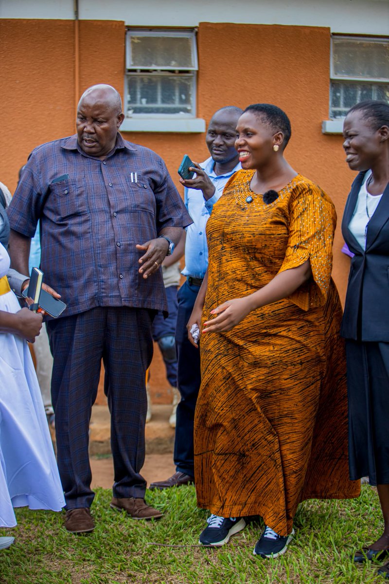 hon_jovia's tweet photo. Today I visited Karuma HC II in Karuma Town Council. I listened to challenges of understaffing, drug shortages, no power despite being near Karuma Dam and elephant invasions. I request Ministry of Health to upgrade to HC III and better services for our people. https://t.co/dMR30stjt0