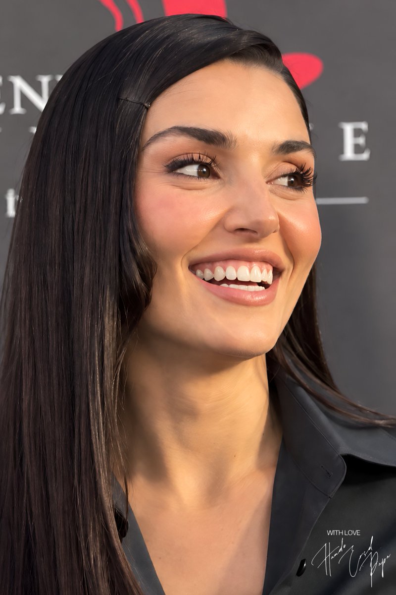 HandeErcelPapa's tweet photo. Flawless Close up shots of Hande ✨💥

#HandeErçel #HandeErçelFans #WithLoveFromIndia #HandeErcelIndianFans #Handemiyy #HandeErcelPapa @HandeErcel https://t.co/oQu79YQSXu