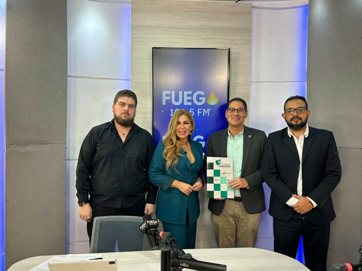 ConsejoComEc's tweet photo. #EnClave
Hoy el presidente del Consejo de Comunicación, @cesar_martinm, mantuvo una reunión con la gerente general de @FMRadioFuego, @marielaviteri.
La prevención comienza antes de que ocurra una situación de riesgo. https://t.co/gm1NxpOt5i