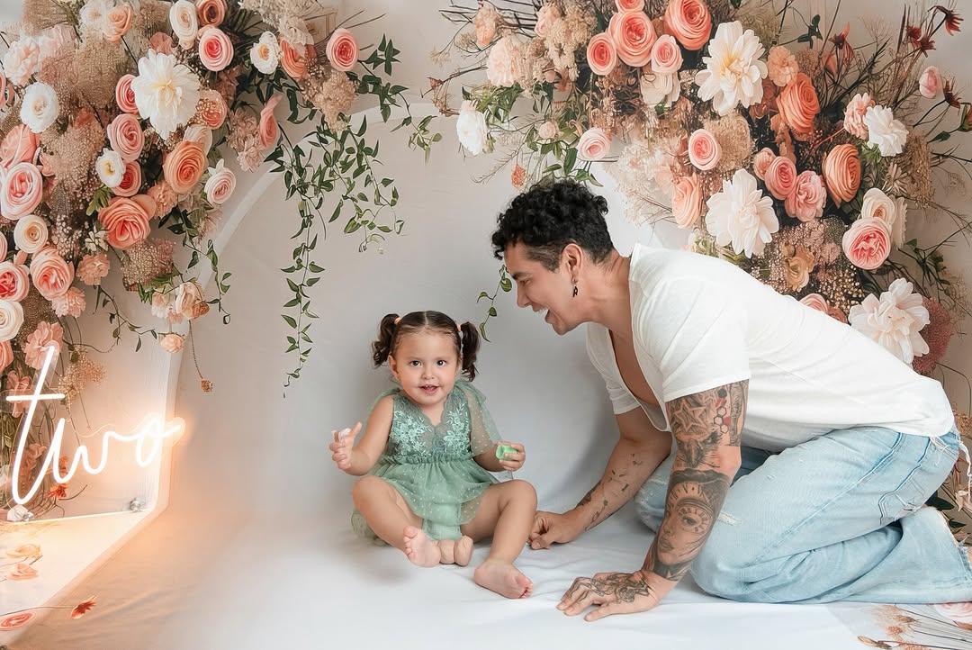 karlybustillo's tweet photo. Una princesita cumplió sus 2 añitos felicidades pequeña te amamos 🥹💚
Foto 📸 https://t.co/4LEpmVyrUf