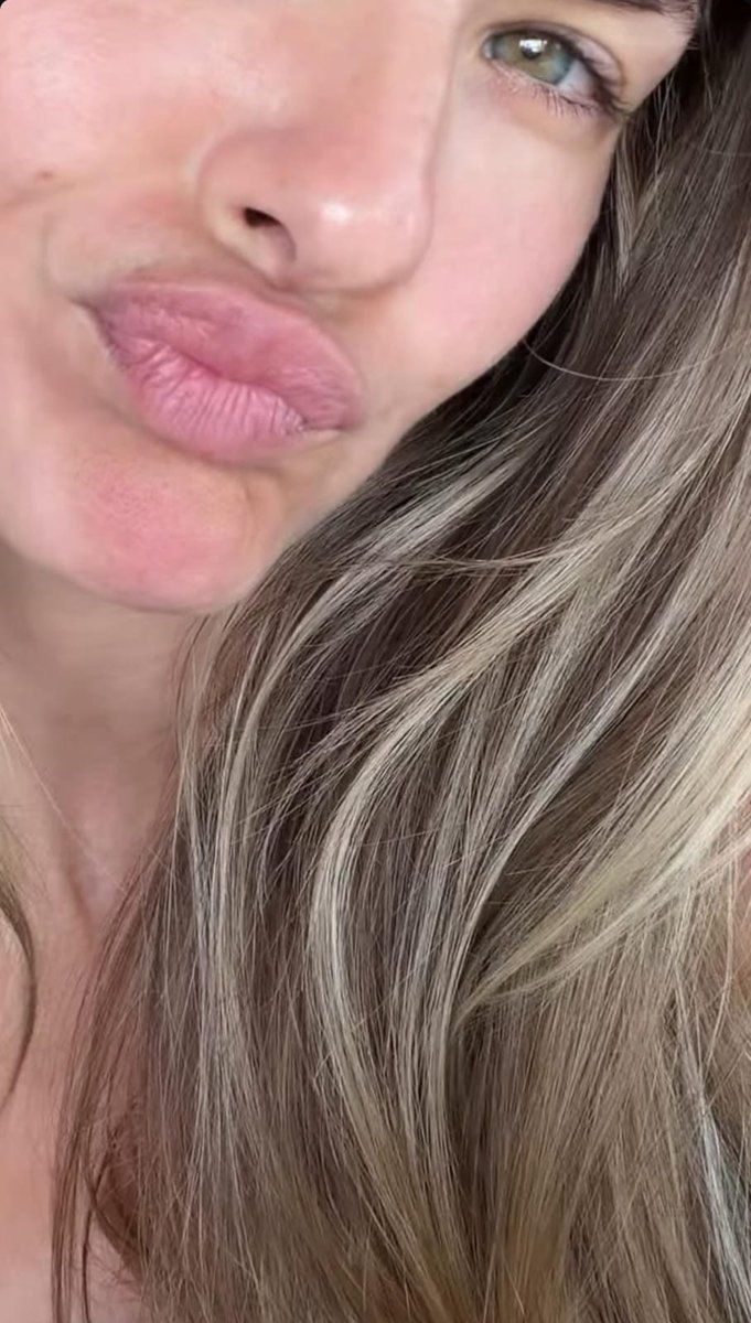 amoranimal2020's tweet photo. Al natural, con sus imperfecciones tan perfectas! 😍
Como siempre dije, 25 años trabajando, el año pasado metiendo dos éxitos. Te mereces un jueves libre y muchos años mas!. Las haters contestan al segundo de tu publicación, al final son mas fan que nosotros. jajaja
#LaMasBella https://t.co/qwtCPzAqVv