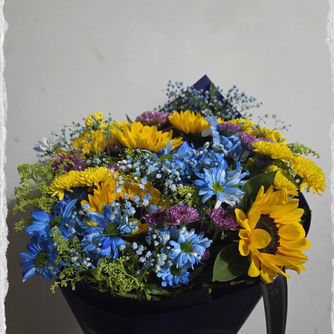 thebaratiny's tweet photo. Só pra deixar registrado aqui no twitter também o meu encontro com o amô da minha vida. 🌻💜 https://t.co/DEmvkkmdSd