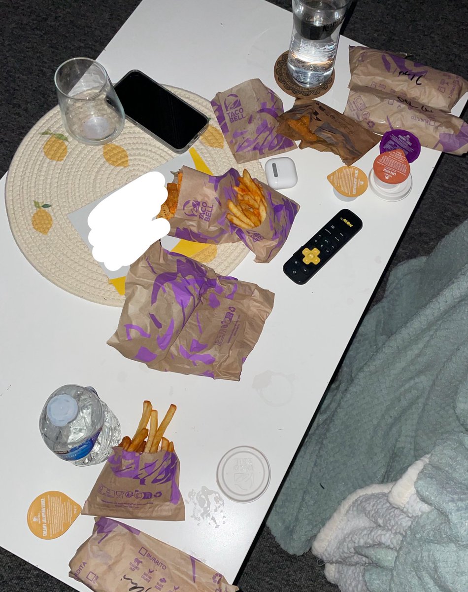 fullmachne's tweet photo. the real uni student life https://t.co/UT88JDej3r