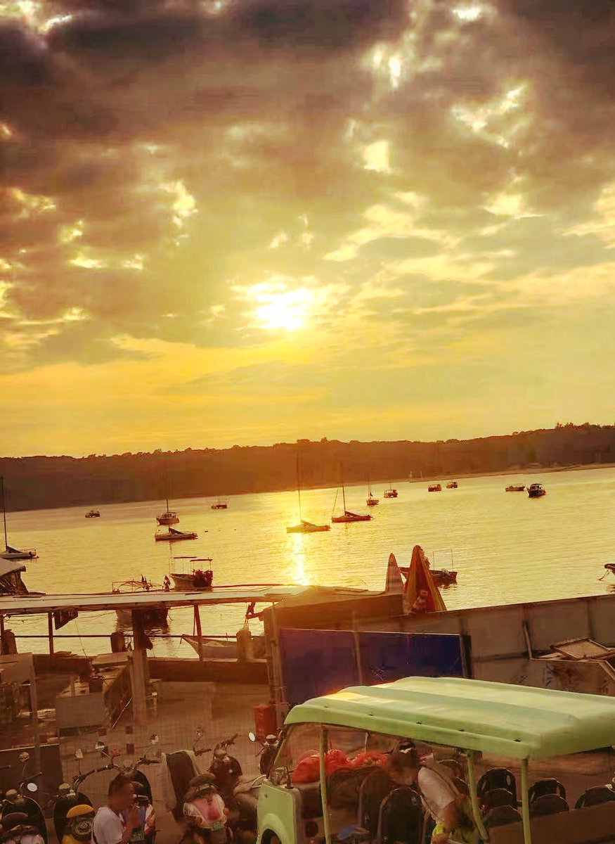 aliom750990's tweet photo. Just wrapped up a perfect weekend trip to the coastal town—sunset views, fresh seafood, and zero work notifications. Total reset! https://t.co/vSLJ8vMK8n