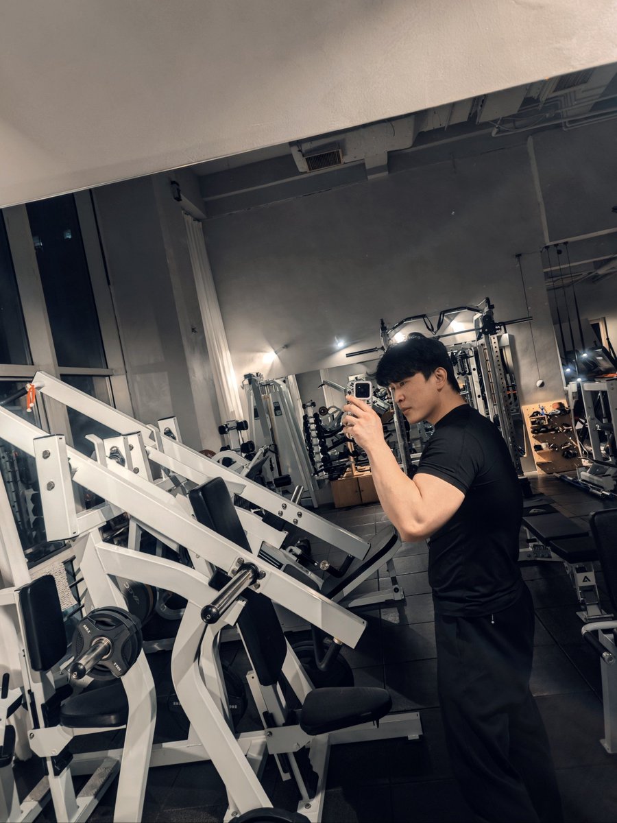pebba594814's tweet photo. Today I pushed past my comfort zone and crushed that hard workout! Small steps = big wins. ， https://t.co/jjOr4p7NLc