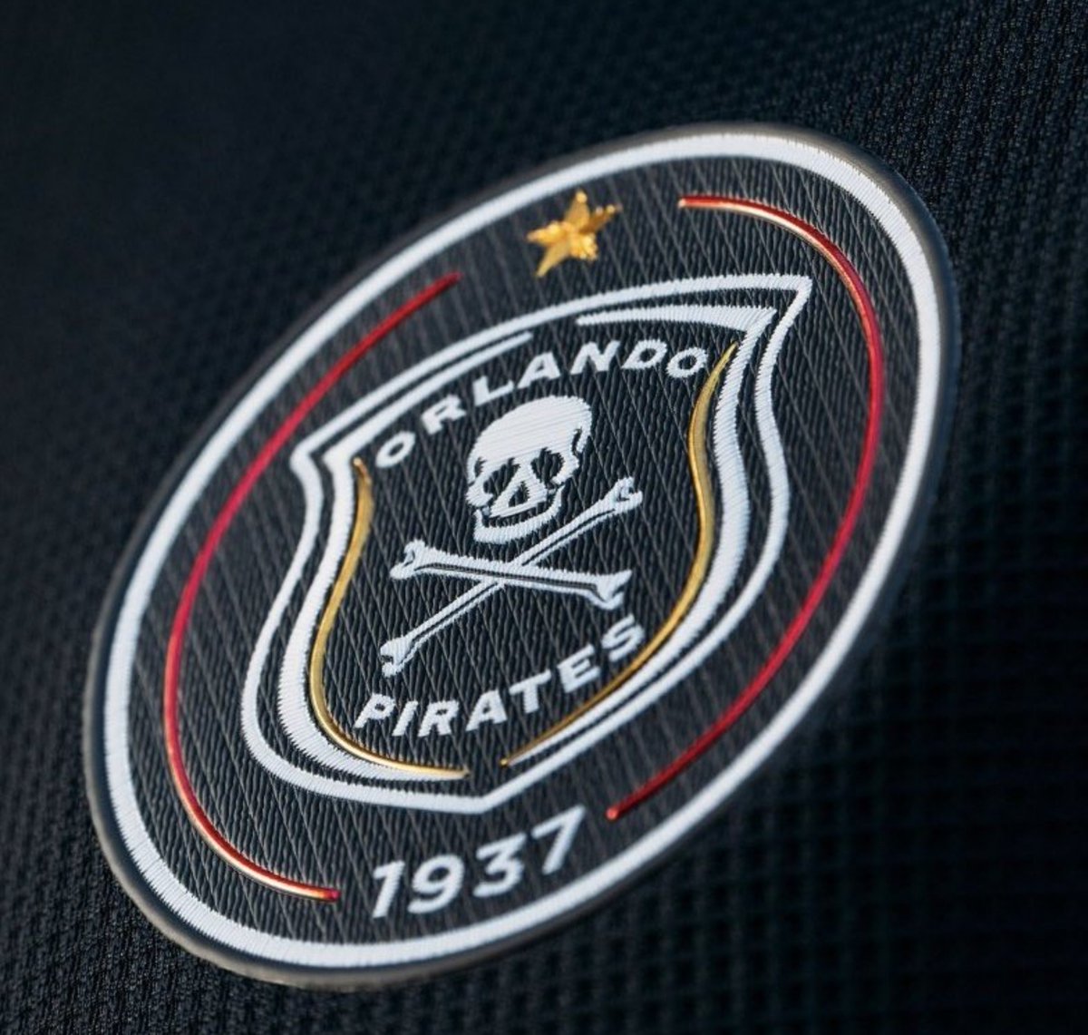 CFCNigerian's tweet photo. Club Name : Union Saint Gilloise 

Supporters :

30 % - Belgians 
10% -  The rest of the world.
60% - Orlando Pirates Fans. https://t.co/kzg7Q0SUkU