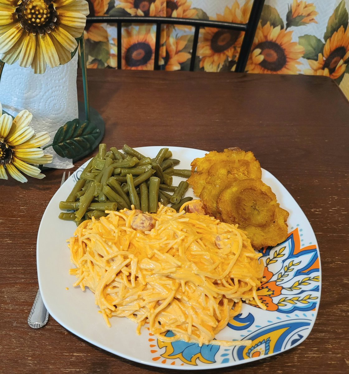 DebRuiz319's tweet photo. #WhenToSayYesWhenNo I say "yes" to preparing freshly fried foods or eggs, for days I'm off or working overnight (since I'm home at dinnertime). I say no when working evenings... nobody would get crispy food, and it would be gross! 🤢 #homemade #homecooking https://t.co/ZqoCzqGTdi