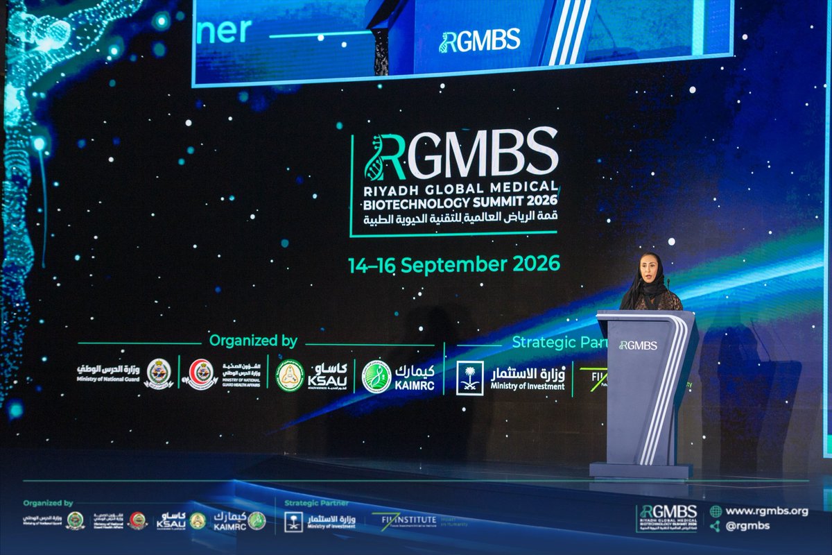 rgmbs's tweet photo. ضمن البرنامج العلمي لقمة الرياض العالمية للتقنية الحيوية الطبية 2026، سلطت الدكتورة بتول الباز، نائب رئيس مدينة الملك عبدالعزيز للعلوم والتقنية (كاكست) لقطاع الصحة، الضوء على تحويل طموحات المملكة في التقنية الحيوية إلى قدرات وطنية مستدامة، مستندة إلى أولويات الاستراتيجية الوطنية للتقنية الحيوية في الجينوم، والتصنيع الحيوي والتوطين، وتطوير اللقاحات.

كما استعرضت دور كاكست في بناء الكفاءات والقدرات البحثية والتقنية، وتعزيز الشراكات في المجالات الحيوية، مؤكدة أهمية تكامل منظومة البحث والابتكار في تحويل البحث والتطوير إلى أثر ملموس في صحة الإنسان والاقتصاد الوطني.

#RGMBS2026
#Medical_biotech_excellence
#قمة_الرياض_للتقنية_الحيوية