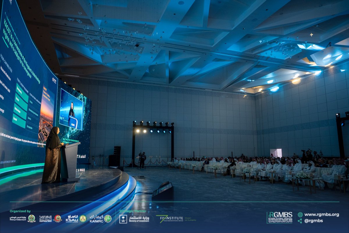 rgmbs's tweet photo. ضمن البرنامج العلمي لقمة الرياض العالمية للتقنية الحيوية الطبية 2026، سلطت الدكتورة بتول الباز، نائب رئيس مدينة الملك عبدالعزيز للعلوم والتقنية (كاكست) لقطاع الصحة، الضوء على تحويل طموحات المملكة في التقنية الحيوية إلى قدرات وطنية مستدامة، مستندة إلى أولويات الاستراتيجية الوطنية للتقنية الحيوية في الجينوم، والتصنيع الحيوي والتوطين، وتطوير اللقاحات.

كما استعرضت دور كاكست في بناء الكفاءات والقدرات البحثية والتقنية، وتعزيز الشراكات في المجالات الحيوية، مؤكدة أهمية تكامل منظومة البحث والابتكار في تحويل البحث والتطوير إلى أثر ملموس في صحة الإنسان والاقتصاد الوطني.

#RGMBS2026
#Medical_biotech_excellence
#قمة_الرياض_للتقنية_الحيوية