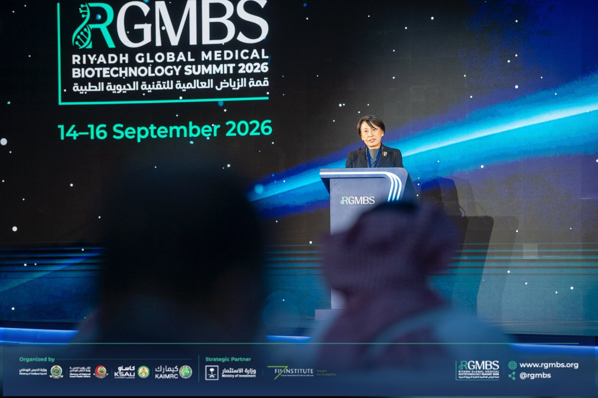 rgmbs's tweet photo. ضمن البرنامج العلمي لـ قمة الرياض العالمية للتقنية الحيوية الطبية 2026، استعرضت الدكتورة يون هي تشوي التجربة الكورية في بناء الكفاءات المتخصصة في التصنيع الحيوي، مؤكدة أهمية تأهيل القوى العاملة بالتوازي مع تطوير منشآت التصنيع، من خلال مراكز تدريب متخصصة تحاكي بيئة الإنتاج الفعلية وتستخدم تجهيزات التصنيع لأغراض التدريب.

كما استعرضت نموذجا مقترحا يبدأ بتحليل احتياجات القوى العاملة، ثم تطوير مركز تدريبي بالتعاون مع خبرات كورية، وصولا إلى دعم التصنيع المحلي وبناء قدرات وطنية مستدامة في التقنية الحيوية.

#RGMBS2026
#Medical_biotech_excellence
#قمة_الرياض_للتقنية_الحيوية