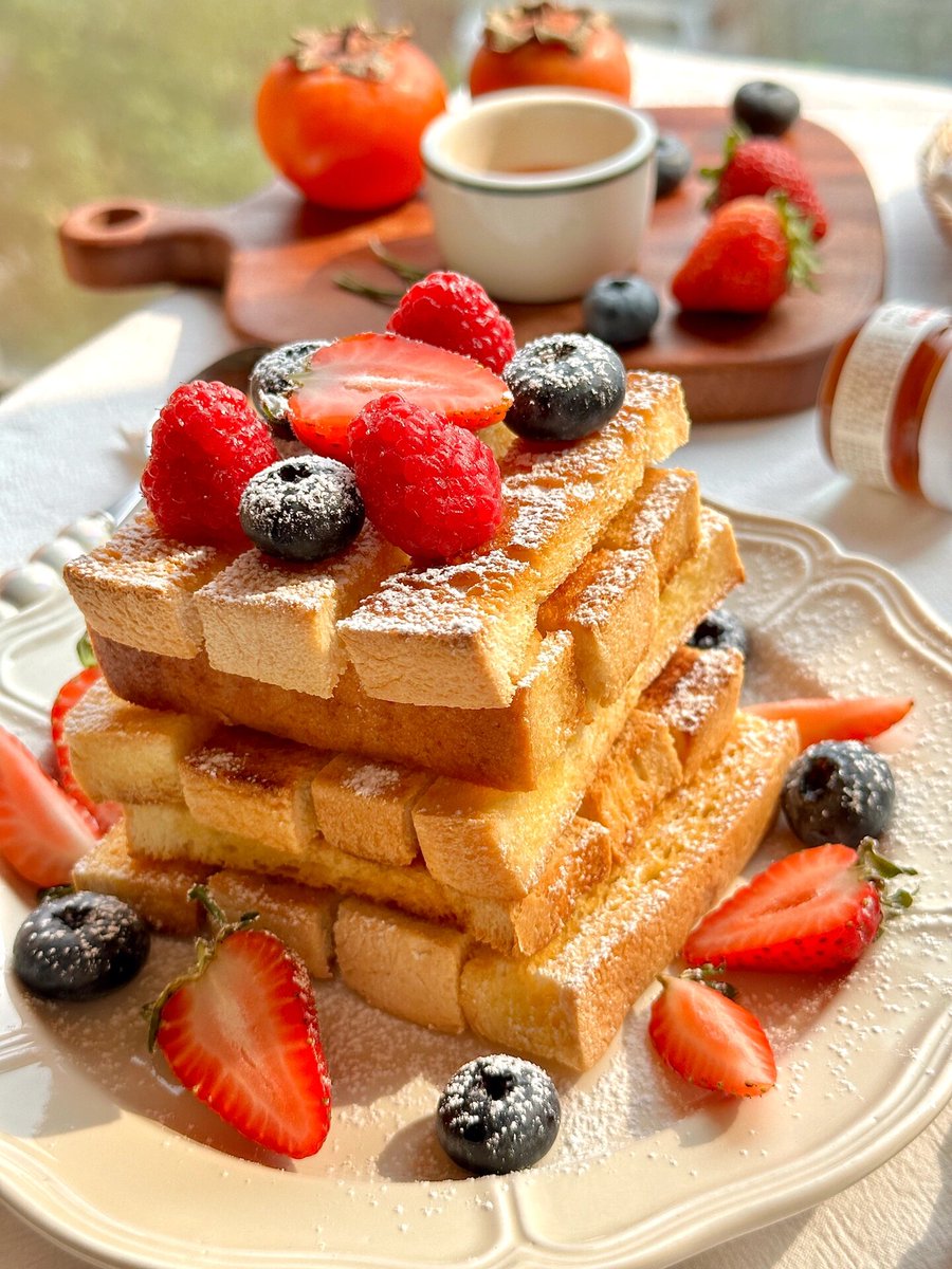 amelp315370's tweet photo. Found the best late-night comfort snack – warm honey butter toast with a sprinkle of sea salt, crispy outside, soft inside, pure bliss! https://t.co/1EZPUTl6Yd