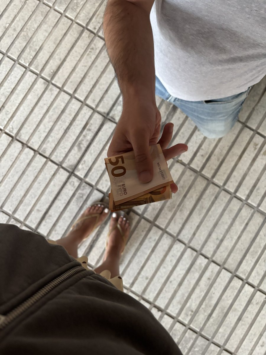 peachqueen024's tweet photo. @cerdosometido siempre a mi disposición 🤭
Adoro los cashmeets😋💞 https://t.co/cZ2DxuQgaG