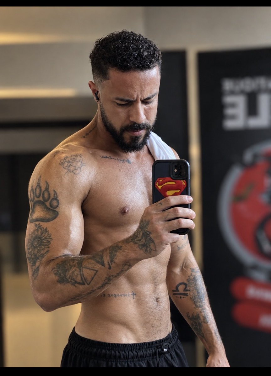 trevisannn03's tweet photo. Vem treinar comigo?

https://t.co/lAyJrkaPSZ https://t.co/Sqa2LmupNc