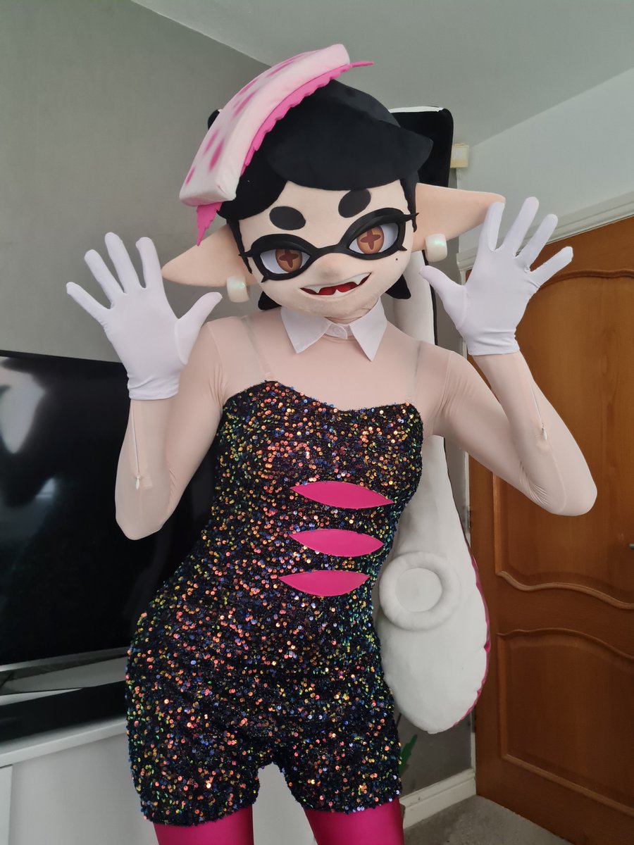 Kikigurumi's tweet photo. Heyy!! Callie here, from the Squid Sisters of course! Hope you've all been staying fresh ~! 🦑🩷
🎭: @Mzdodo599 
📸: @Annastatica https://t.co/hhiCB1YHoh