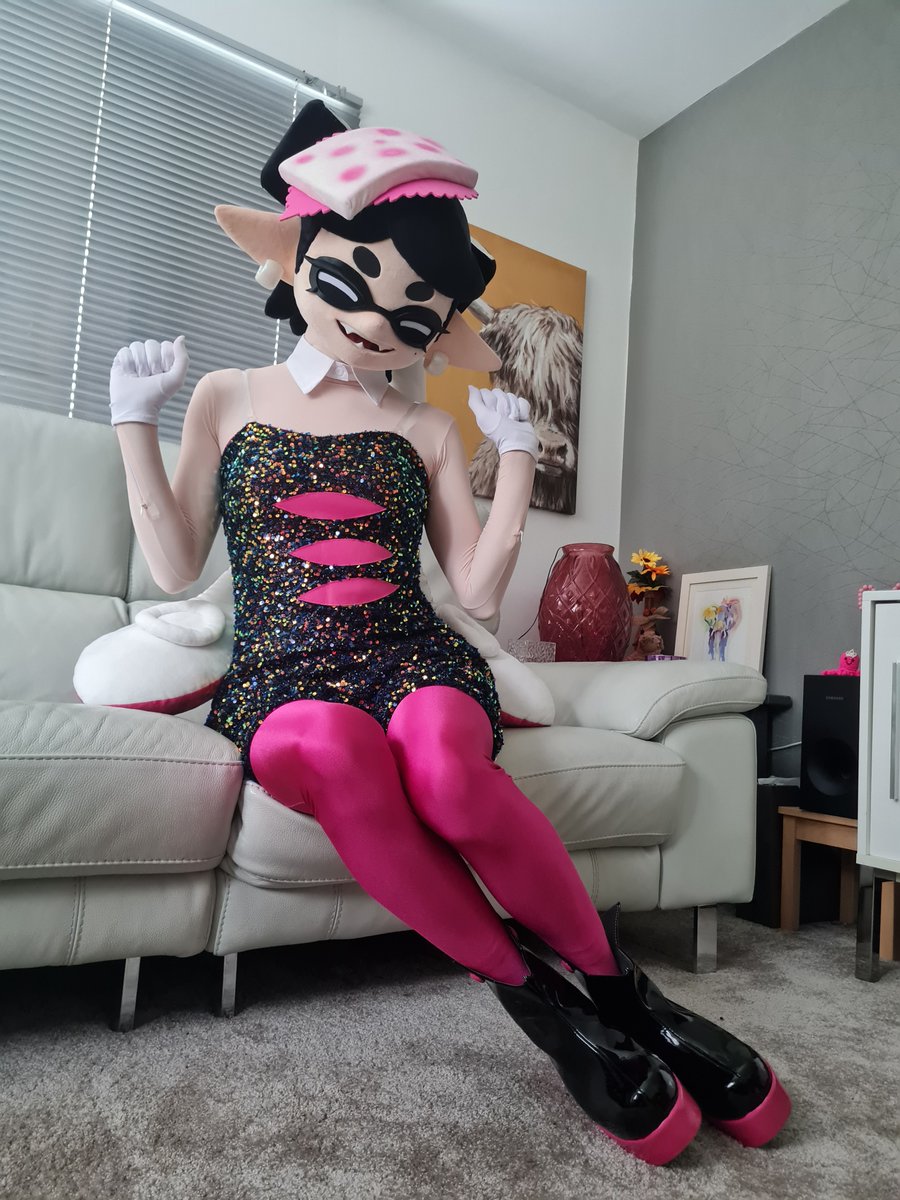 Kikigurumi's tweet photo. Heyy!! Callie here, from the Squid Sisters of course! Hope you've all been staying fresh ~! 🦑🩷
🎭: @Mzdodo599 
📸: @Annastatica https://t.co/hhiCB1YHoh