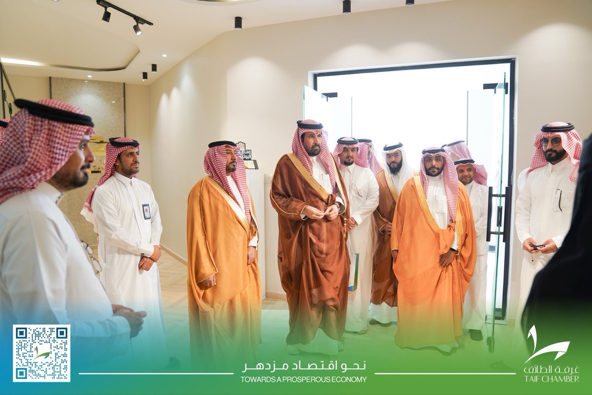 s_almogbel's tweet photo. تشرفت اللجنة الوطنية التجارية بـ #اتحاد_الغرف_السعودية بزيارة غرفة الطائف، واللقاء بإدارتها وأعضاء مجلسها ومنسوبيها، مثمنةً حسن الاستقبال وكرم الضيافة، ومتمنيةً للغرفة ومنسوبيها دوام التوفيق والنجاح. https://t.co/bKGdtKNXf1
