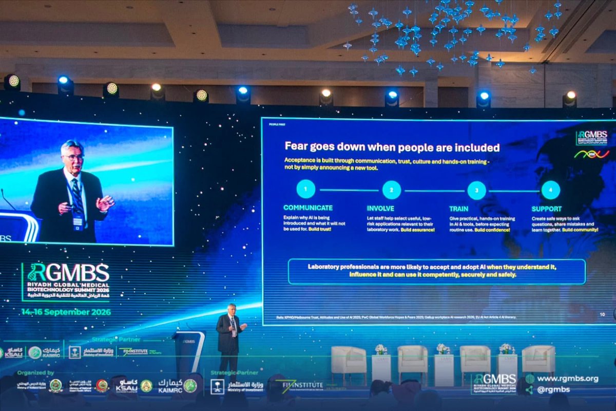 rgmbs's tweet photo. ضمن البرنامج العلمي لـ قمة الرياض العالمية للتقنية الحيوية الطبية 2026، استعرض الدكتور ستيفان واغينر، الرئيس التنفيذي والمؤسس المشارك للمؤسسة الدولية لإدارة المخاطر الحيوية (BRMI)، دور الذكاء الاصطناعي في دعم العمل داخل مختبرات التقنية الحيوية، مؤكدا أن الاستفادة من هذه التقنيات ترتبط بجاهزية الكفاءات البشرية وقدرتها على توظيفها بفاعلية.

وسلط الضوء على أهمية بناء الثقة في أدوات الذكاء الاصطناعي، وتدريب الكوادر على استخدامها، وتعزيز التعاون بين المختصين في المختبرات وتقنية المعلومات والباحثين والإدارة، مؤكدا أن الذكاء الاصطناعي أداة، وأن الاستثمار الحقيقي يكمن في الكفاءات البشرية.

#RGMBS2026
#Medical_biotech_excellence
#قمة_الرياض_للتقنية_الحيوية