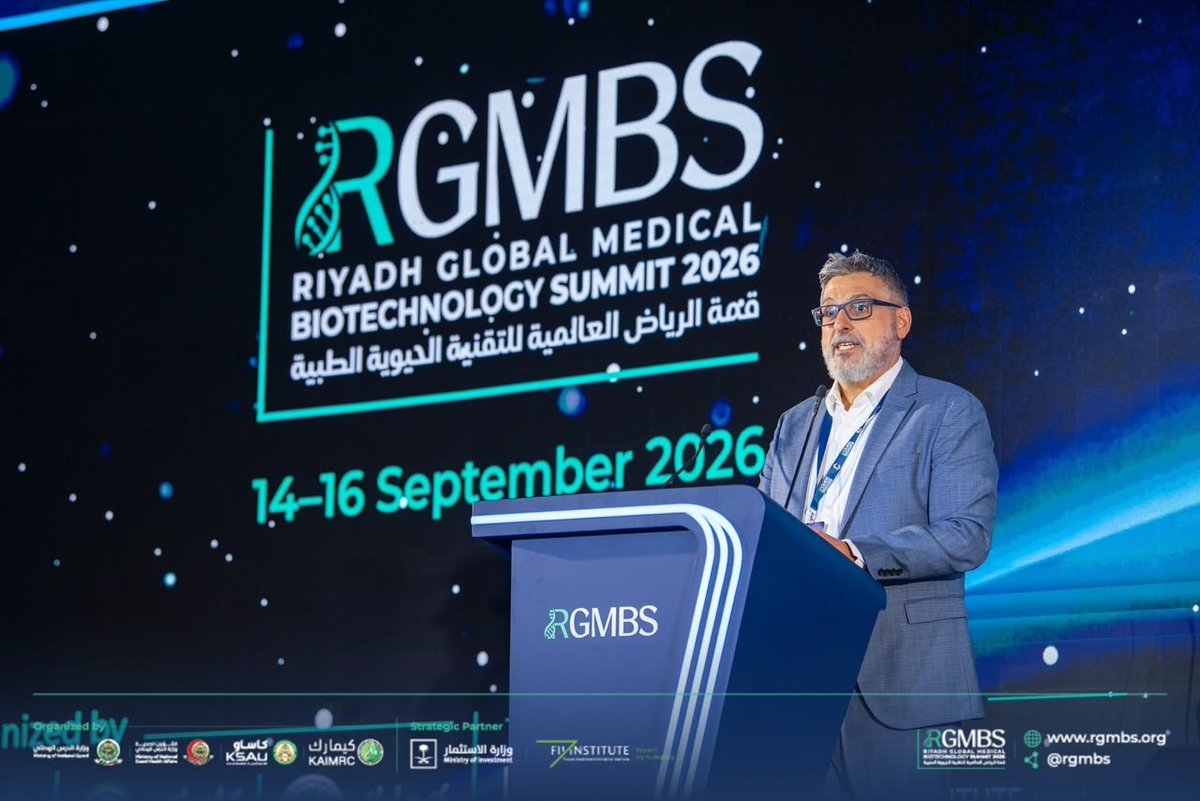 rgmbs's tweet photo. ضمن جلسات قمة الرياض العالمية للتقنية الحيوية الطبية 2026، استعرض الدكتور بندر الغانم دور البروتيوميات في تطوير الأبحاث الطبية، من خلال مشروع البروتيوميات السعودي ودراسة عينات المشاركين في البنك الحيوي السعودي لقياس آلاف البروتينات واكتشاف مؤشرات حيوية مرتبطة بالأمراض.

كما استعرض الدكتور سارانتيس كلاميداس دور البروتيوميات واسعة النطاق في اكتشاف المؤشرات الحيوية وتحسين القدرة على التنبؤ بالمخاطر المرضية، بما يدعم تطوير الطب الدقيق وتوظيف البيانات الصحية في البحث والابتكار الطبي.

#RGMBS2026
#Medical_biotech_excellence
#قمة_الرياض_للتقنية_الحيوية
