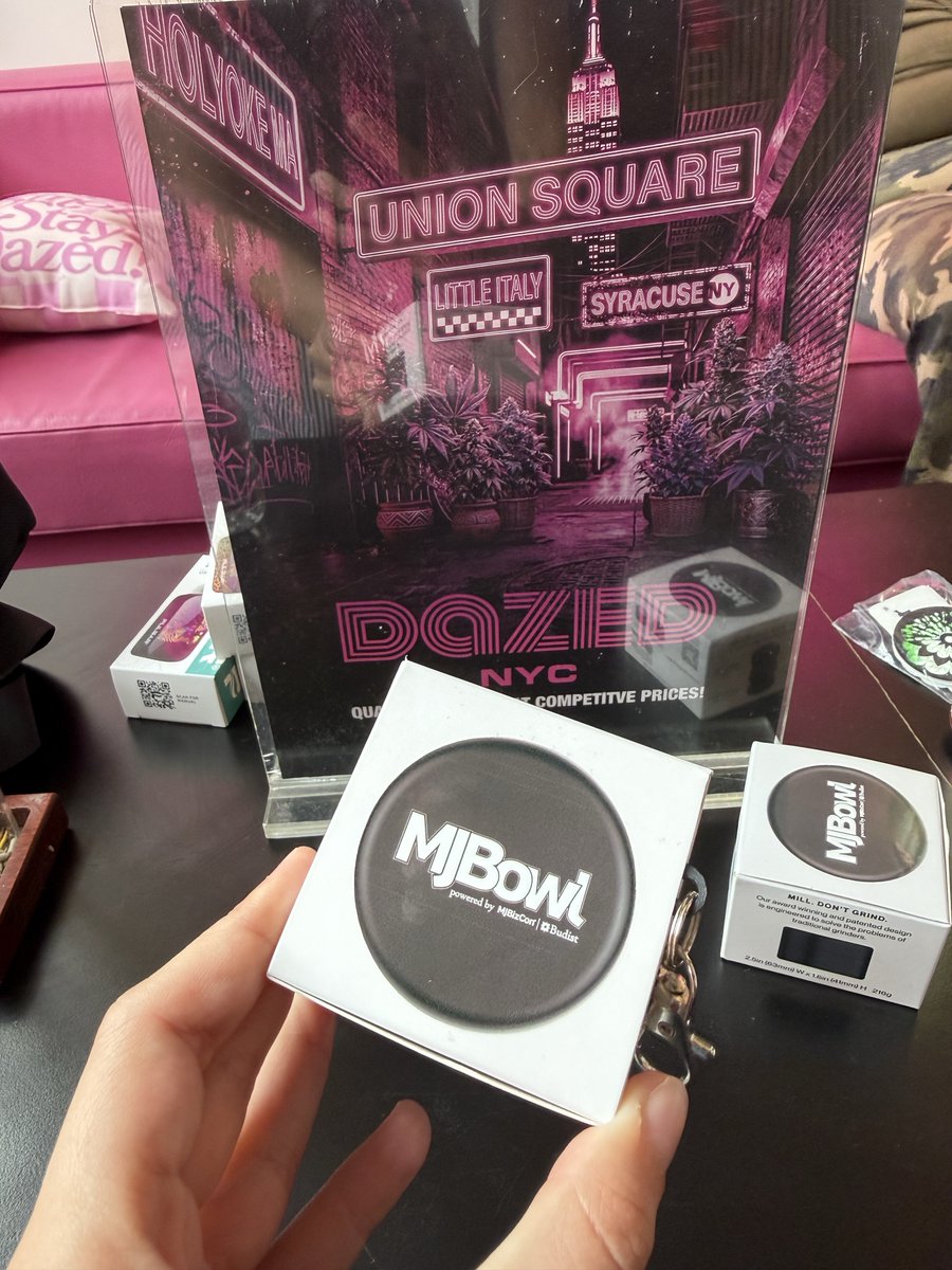 MJBizDaily's tweet photo. We stopped by Dazed to meet the 2026 NY MJBowl judges in action! 🗽🏆
 
Using Budist's 100-point methodology, they're scoring New York entries across six major product categories including Flower, Edibles, Concentrates, Pre-Rolls, Wellness, and Cartridges! https://t.co/dQhso3CKmr