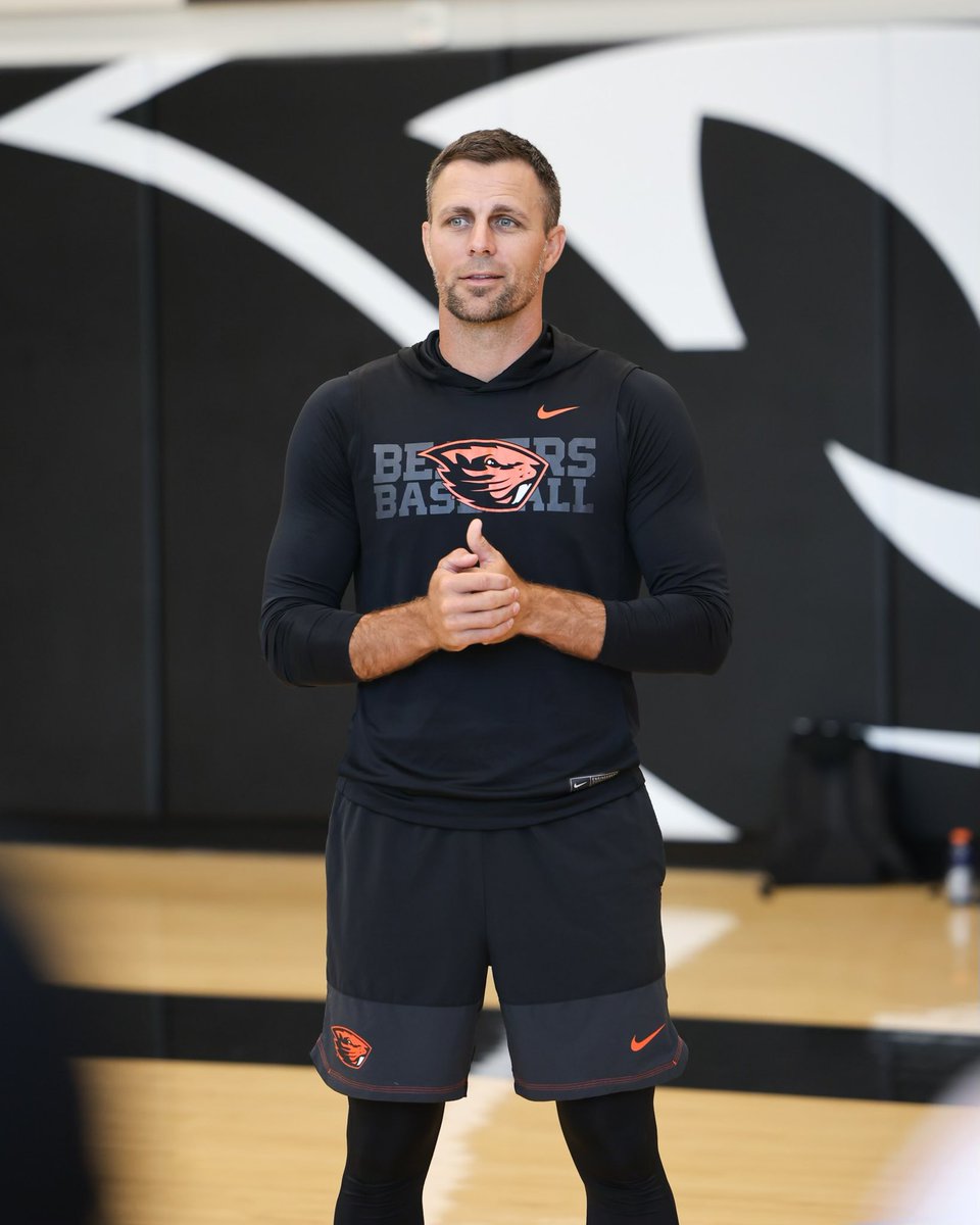 BeaverMBB's tweet photo. A big thank you to Coach Canham for providing some words of inspiration after our workout this morning! 

#GoBeavs https://t.co/4YUUyCrgoY