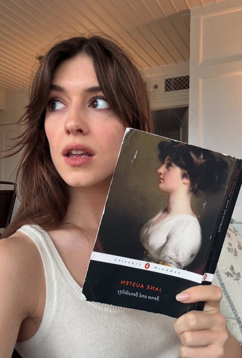 FilmUpdates's tweet photo. Daisy Edgar-Jones when asked to pair her co-stars with Jane Austen men:

• Paul Mescal as Mr. Darcy
• Sebastian Stan as Wickham
• Glen Powell as Mr. Collins

(Via @betchesluvthis) https://t.co/G2DUR7WTDv
