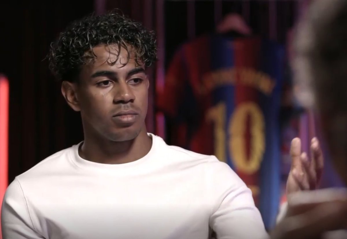 Barca_Buzz's tweet photo. 🎙️ Lamine Yamal to @MovistarPlus on the racist insults at the Bernabéu: 

🗣️"That person calling me black isn't going to bother me at all. I am black, I'm not any other color."

🗣️ "It's wrong because it was said disrespectfully. But I'm playing a match where people paid to watch me – I'm not going to get angry over one person who disrespected me."