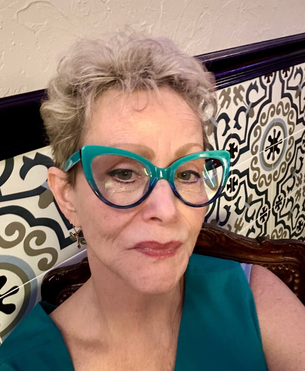 SusanDebraLuv's tweet photo. The better to see you with. 👀🫣💋 https://t.co/AHpCK5qRFQ