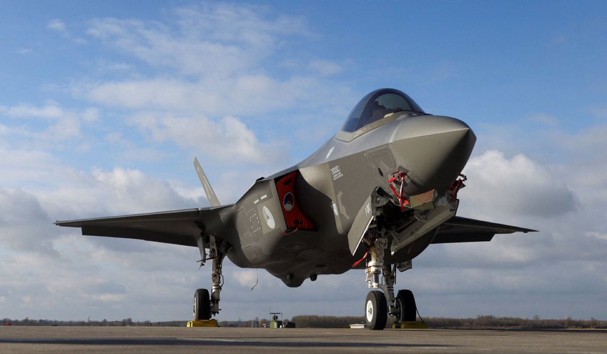 Dr_khalid9's tweet photo. الفاتنة F-35 أصحبت سعودية 💚 https://t.co/gqivQ8ClX7