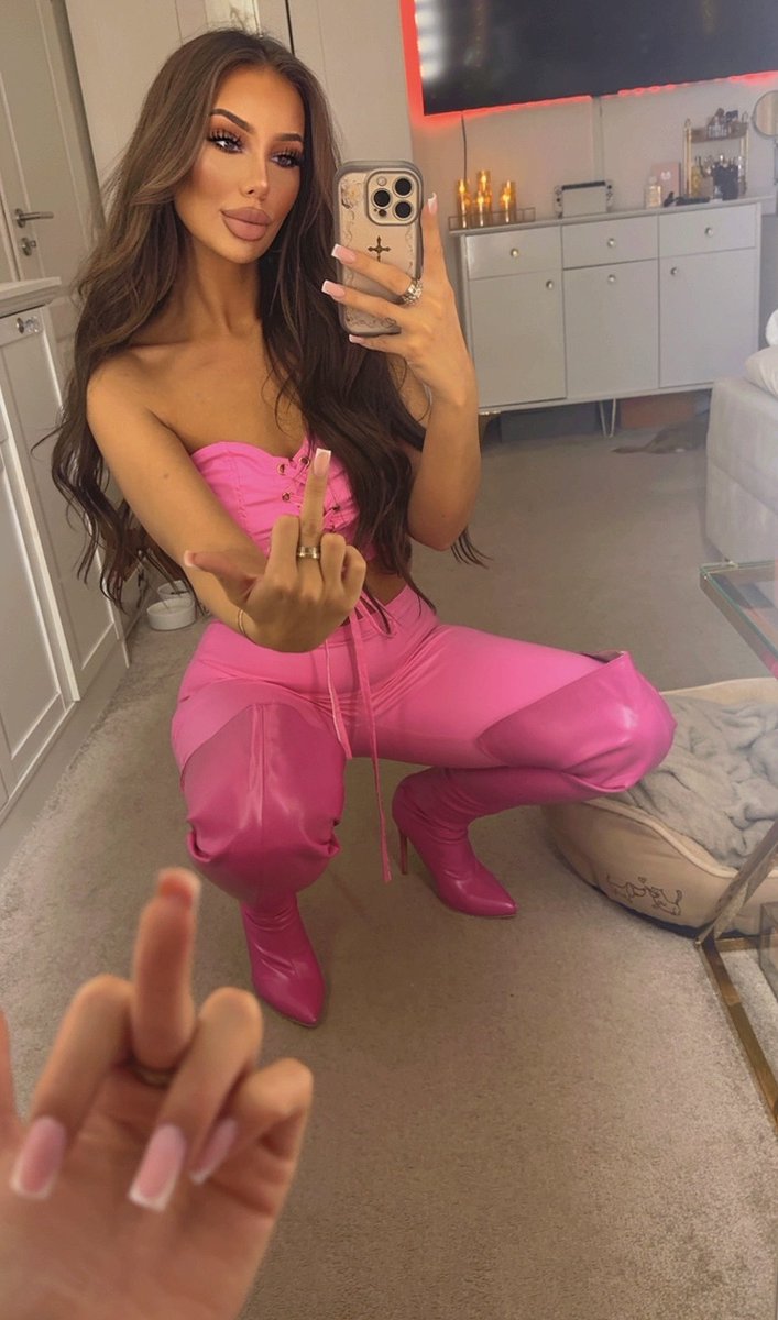 herrindina's tweet photo. ich habe lust auf heiße late night melkungen 🫵🏽💸🔥

#findom https://t.co/r8spO6WYsL