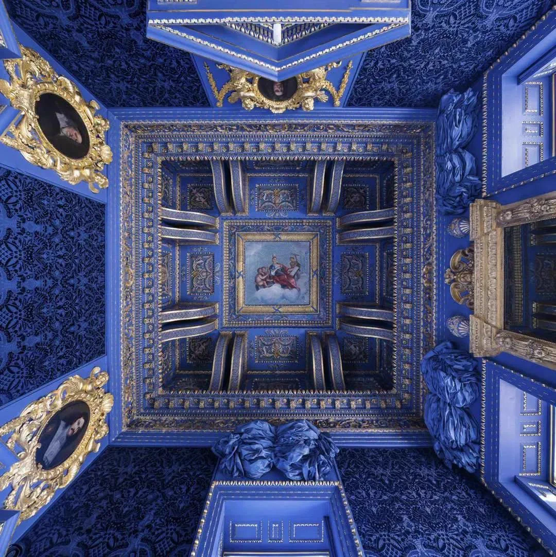 Archaeo - Histories on X: "An upward view of the ornate ceiling and ...