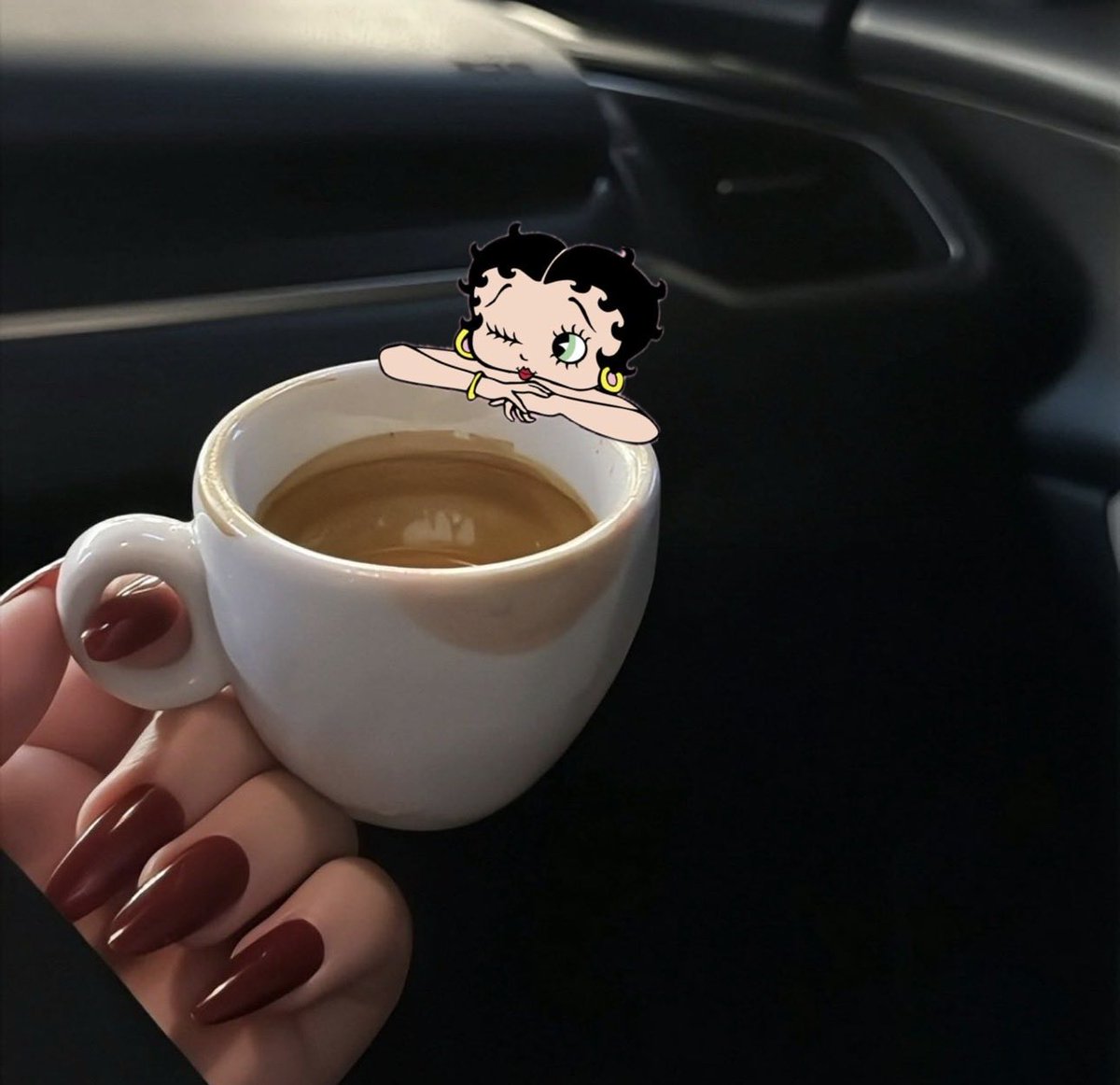 privQueenh's tweet photo. «ما تنحسد إلا طوارف الكوب يوم نال شيٍ واجد اللي يتمنونه» https://t.co/sK7AHavh12
