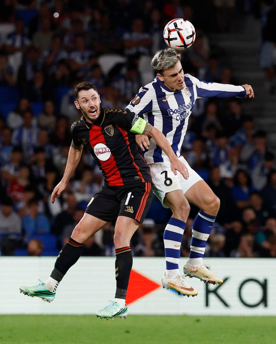 Buungau33's tweet photo. Shoot Goal! Ryan minute'20, 
Real Sociedad 0-2 Bournemouth
#ยูโรปา
#บอร์นมัธ 
#ไรอัน 
#sakdakul https://t.co/s8PslPDPkh