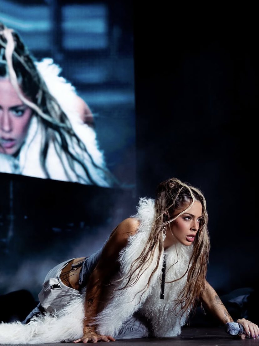 TINIData's tweet photo. “PANAMÁ LXS AMO GRACIAS ! BOGOTÁ NOS VEMOS MAÑANA” TINI vía Instagram https://t.co/fQi7FJNbx0